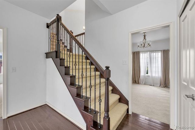 42088 Woodglen Drive, Novi, MI 48375