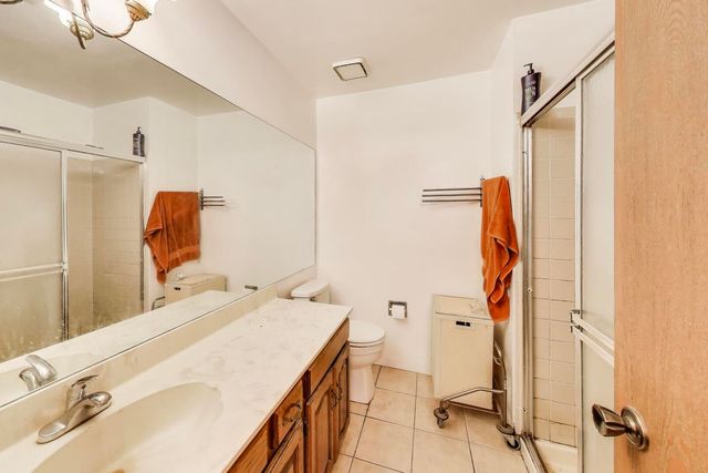 350 Newgate Court 2Z, Schaumburg, IL 60193