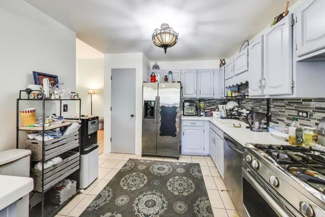 350 Newgate Court 2Z, Schaumburg, IL 60193