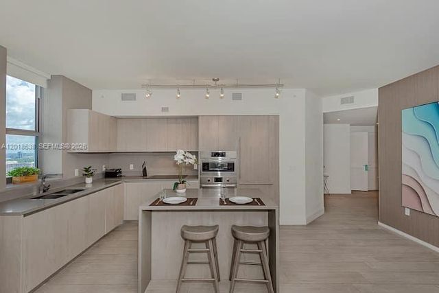 4010 S Ocean Dr R2708, Hollywood, FL 33019
