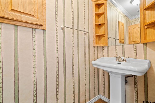 380 County Road 2470, Mt Pleasant, TX 75455