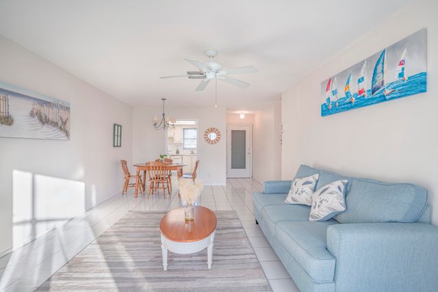 2835 Crosley Drive E B, West Palm Beach, FL 33415