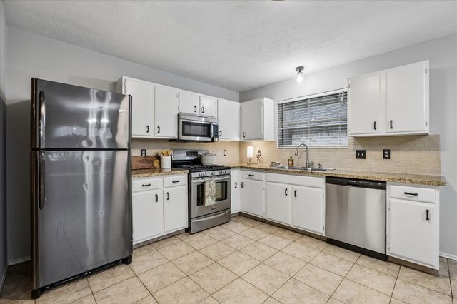 2138 Tower Bridge Road, Pearland, TX 77581