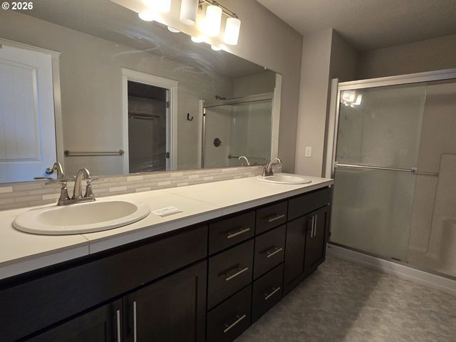 59531 EMERALD Loop, St Helens, OR 97051