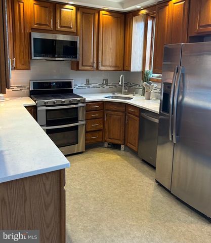 4032 DAYTON RD, Drexel Hill, PA 19026