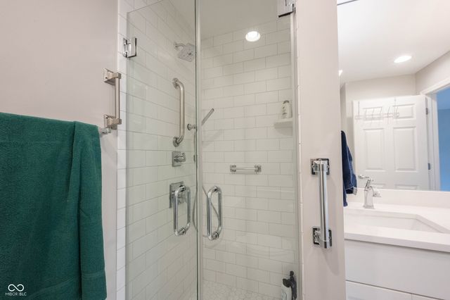 5344 Thicket Hill Lane, Indianapolis, IN 46226