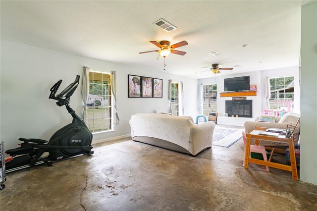 15486 W Loop Drive, Plantersville, TX 77363