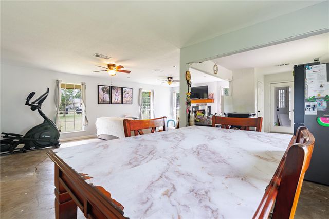 15486 W Loop Drive, Plantersville, TX 77363