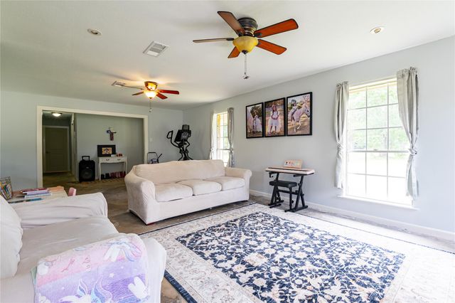 15486 W Loop Drive, Plantersville, TX 77363