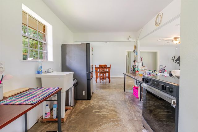 15486 W Loop Drive, Plantersville, TX 77363