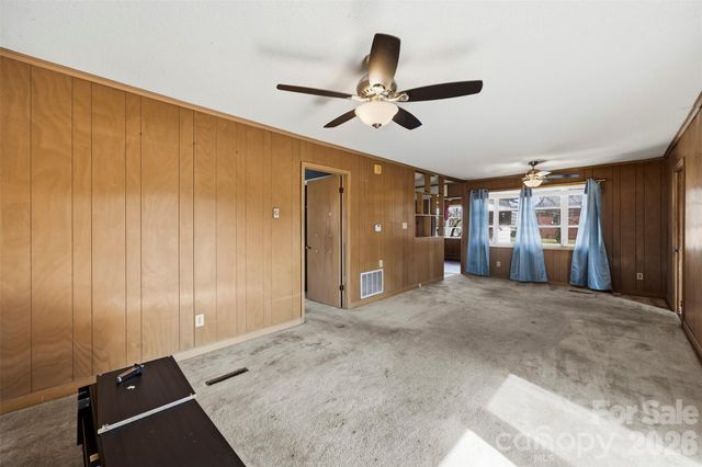 108 W Washington Avenue, Bessemer City, NC 28016