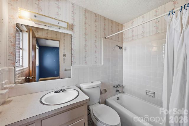 108 W Washington Avenue, Bessemer City, NC 28016