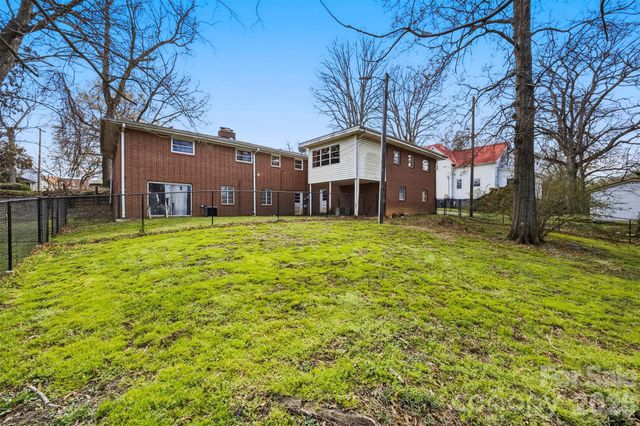 108 W Washington Avenue, Bessemer City, NC 28016