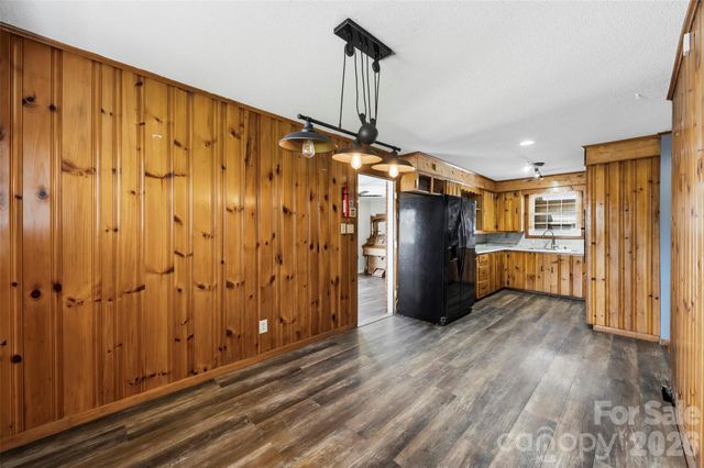 108 W Washington Avenue, Bessemer City, NC 28016