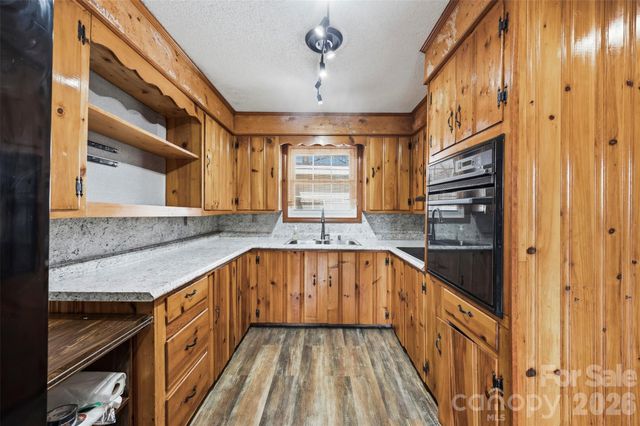 108 W Washington Avenue, Bessemer City, NC 28016