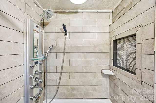 108 W Washington Avenue, Bessemer City, NC 28016