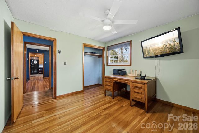 108 W Washington Avenue, Bessemer City, NC 28016