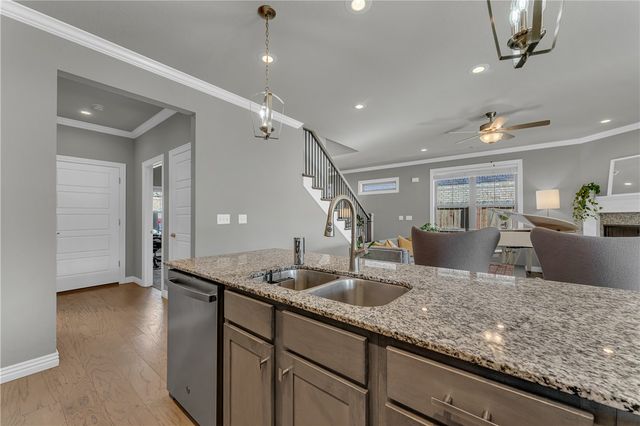 2158 N Woodlark Lane, Fayetteville, AR 72704