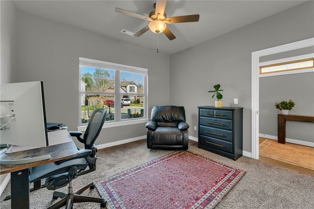 2158 N Woodlark Lane, Fayetteville, AR 72704