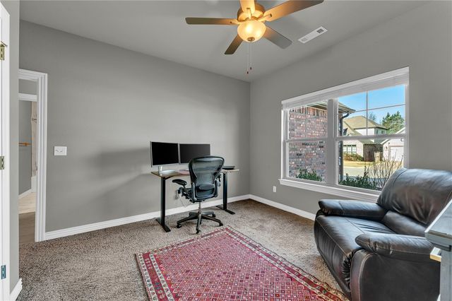 2158 N Woodlark Lane, Fayetteville, AR 72704