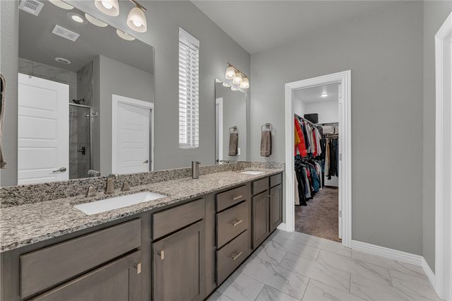 2158 N Woodlark Lane, Fayetteville, AR 72704