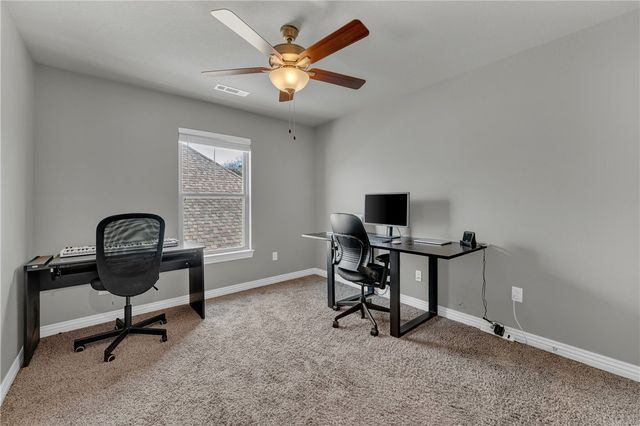 2158 N Woodlark Lane, Fayetteville, AR 72704