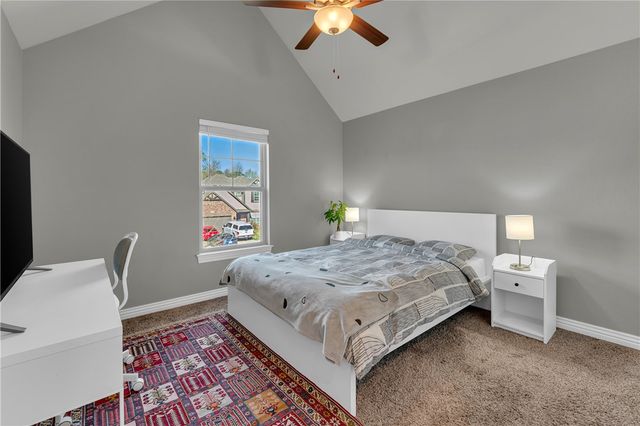 2158 N Woodlark Lane, Fayetteville, AR 72704