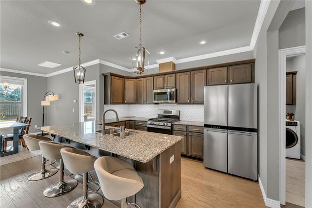 2158 N Woodlark Lane, Fayetteville, AR 72704