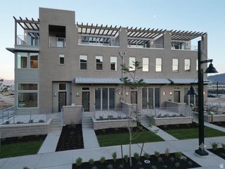 5351 W CENTER FIELD DR #124, South Jordan, UT 84009