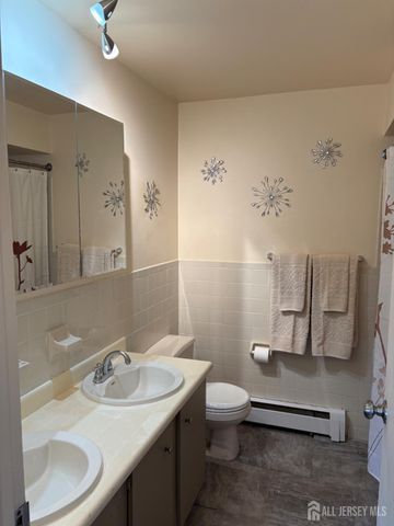 648 Cricket Lane, Woodbridge Proper, NJ 07095