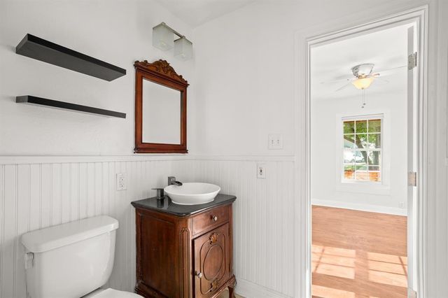 2110 Oxford Ave, Austin, TX 78704