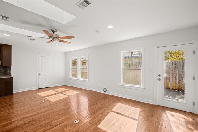 2110 Oxford Ave, Austin, TX 78704