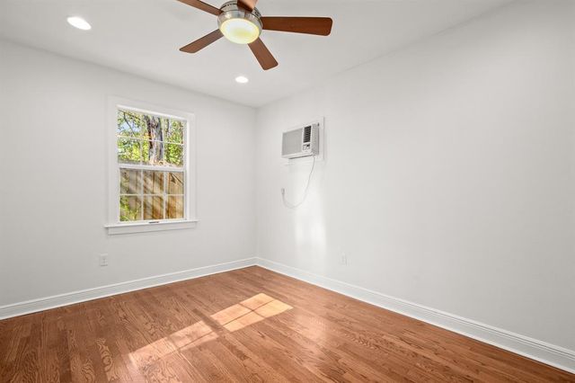 2110 Oxford Ave, Austin, TX 78704