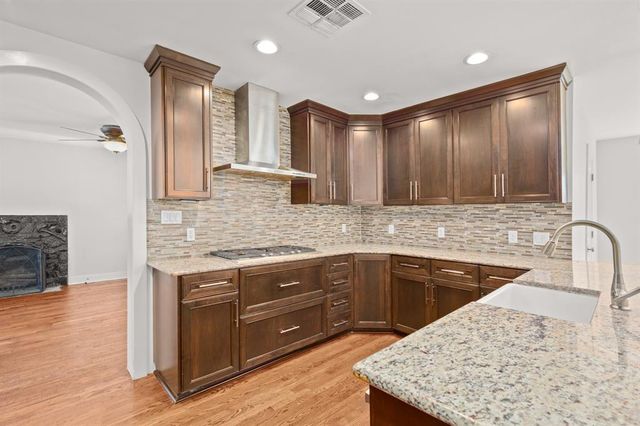 2110 Oxford Ave, Austin, TX 78704