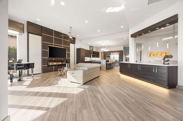 282 Loch Lomond Road, Rancho Mirage, CA 92270