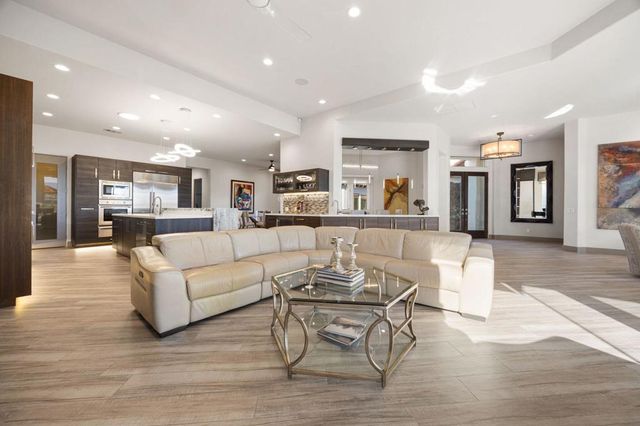 282 Loch Lomond Road, Rancho Mirage, CA 92270