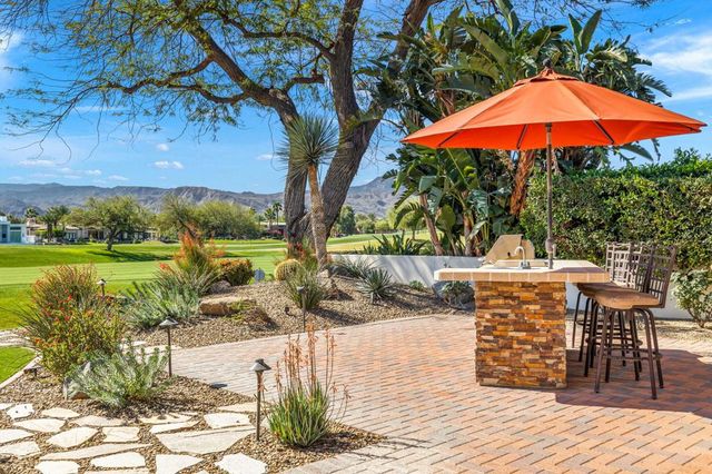 282 Loch Lomond Road, Rancho Mirage, CA 92270