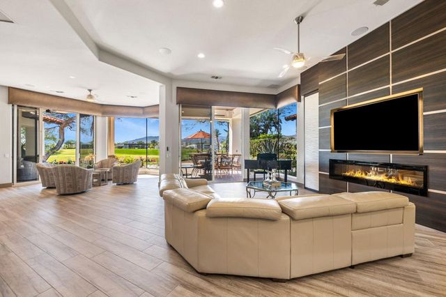 282 Loch Lomond Road, Rancho Mirage, CA 92270