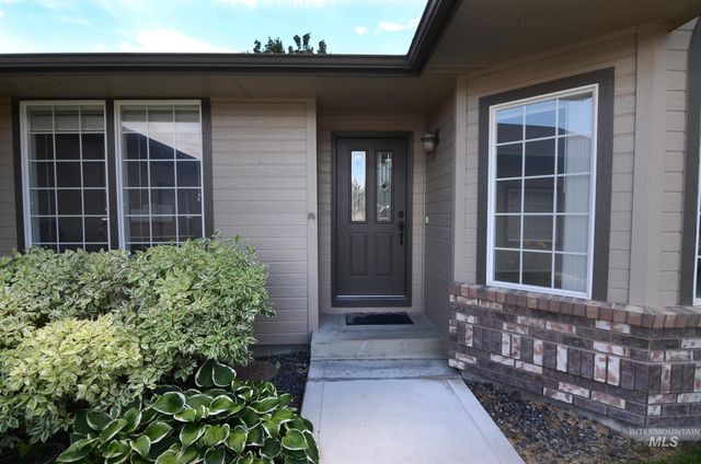 7589 Edgebrook Dr, Nampa, ID 83687