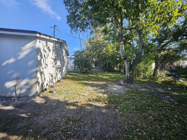 1833 NW 6th Avenue, Pompano Beach, FL 33060