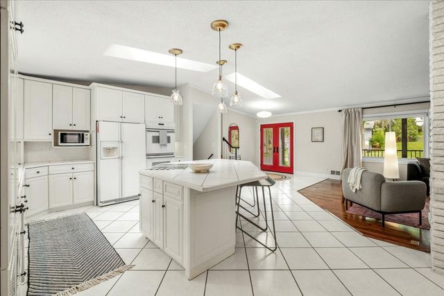 12914 5th Avenue S, Burnsville, MN 55337