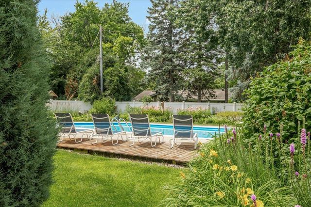 12914 5th Avenue S, Burnsville, MN 55337