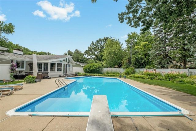 12914 5th Avenue S, Burnsville, MN 55337