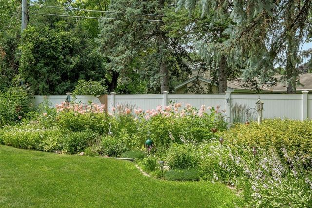 12914 5th Avenue S, Burnsville, MN 55337