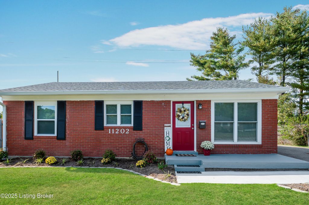 11202 Thunder Dr, Louisville, KY 40272