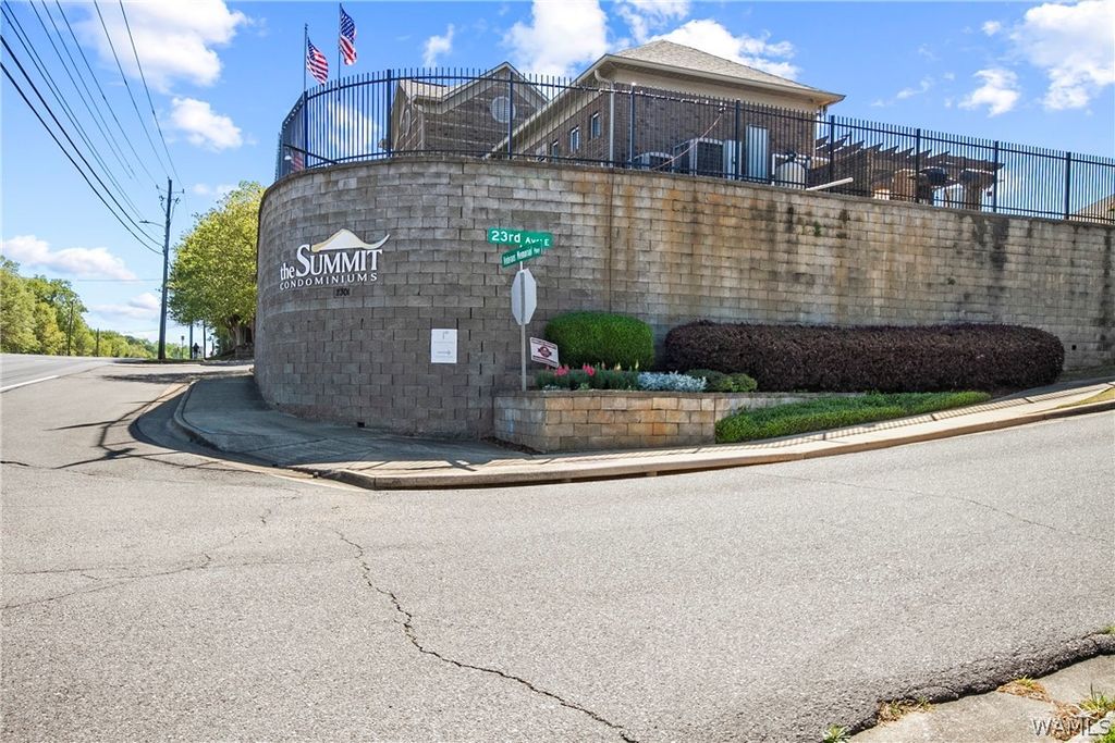 2301 Veterans Memorial 508, Tuscaloosa, AL 35404