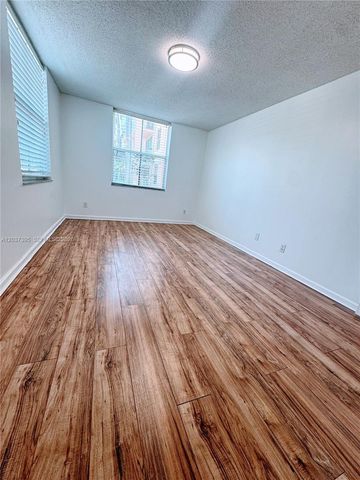1341 SE 3rd Avenue 112, Dania Beach, FL 33004