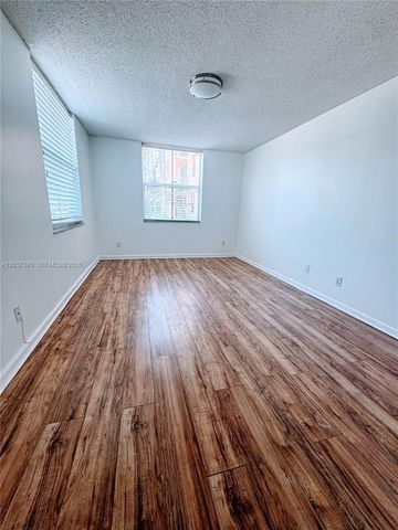 1341 SE 3rd Avenue 112, Dania Beach, FL 33004