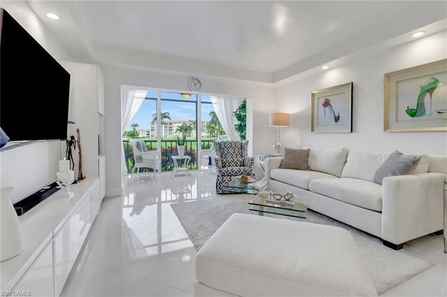 9 High Point CIR N 102, Naples, FL 34103