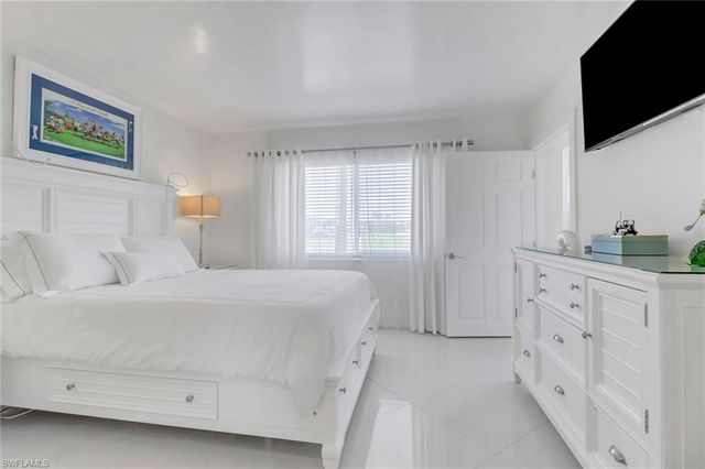 9 High Point CIR N 102, Naples, FL 34103